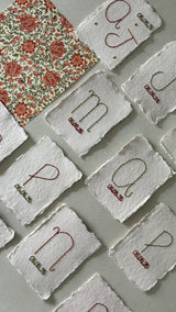 Detalle para testigos de boda personalizado (letra bordada a mano)