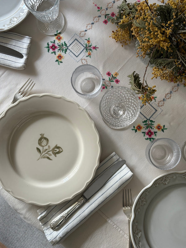 Platos granada verde grisacea