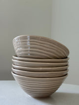 Cuenco rayas en relieve color topo