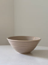 Cuenco rayas en relieve color topo